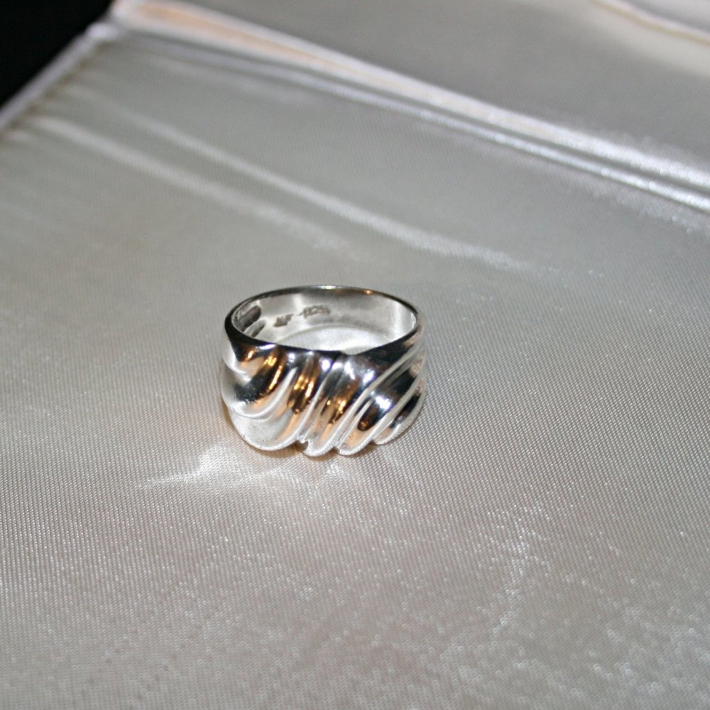 Vintage DOME Sterling Silver Ring ~Size 8~ NF 925
